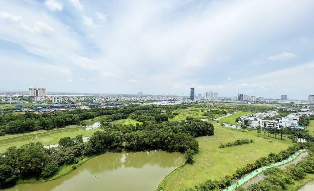 Cho thuê căn hộ P2 Ciputra view sân golf rất đẹp (13)